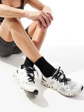 On Cloud X 3 Women's Running Shoes - White/Black W9